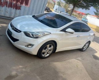 A venda HYUNDAI ELANTRA