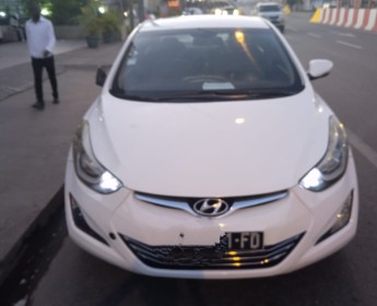 A venda *HYUNDAI ELANTRA*