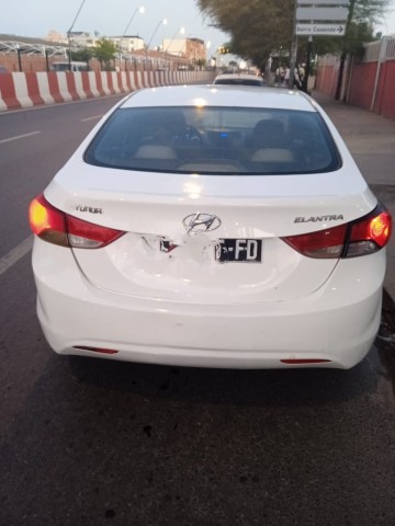 Venda *HYUNDAI ELANTRA*