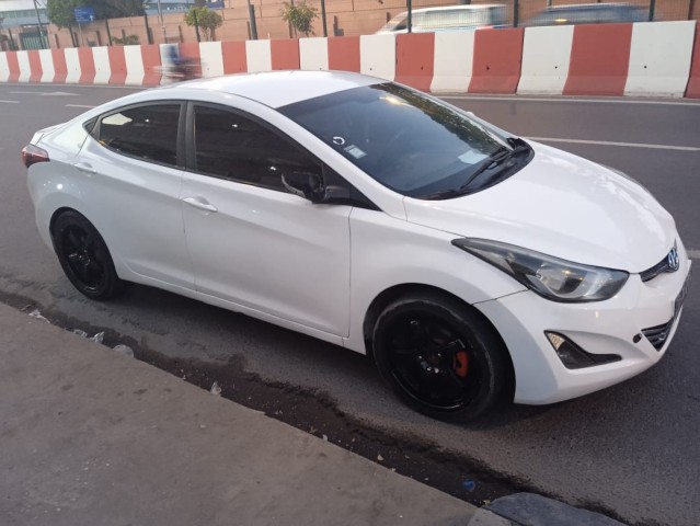 Venda *HYUNDAI ELANTRA*