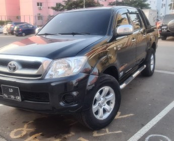 A venda TOYOYA Hilux impecavèl