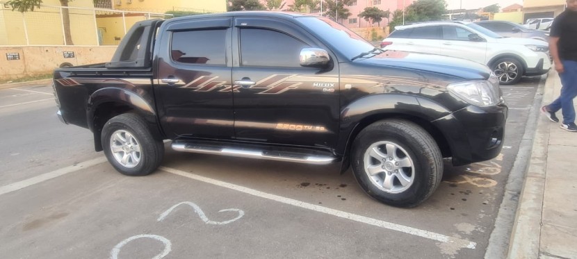 Venda TOYOYA Hilux impecavèl