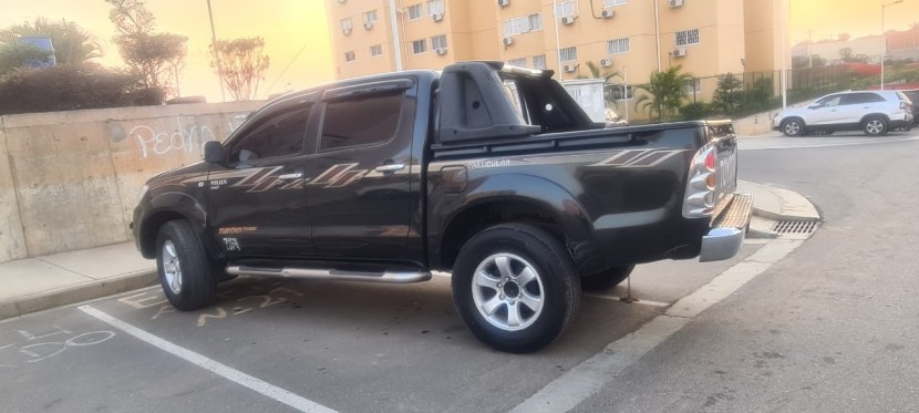 Venda TOYOYA Hilux impecavèl