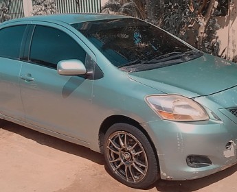 A venda TOYOYA Yaris