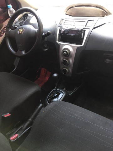 Venda Toyota Yaris automático
