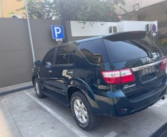 A venda Toyota Fortuner carro de empresa