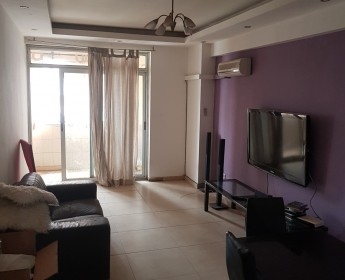A venda Apartamento T3- 1andar Maianga