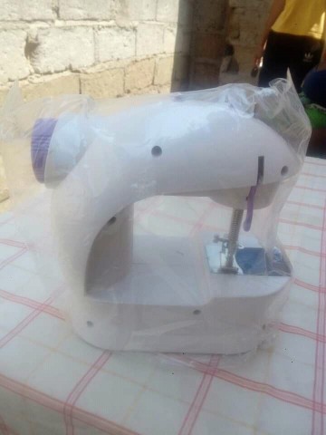 Venda MÁQUINA DE COSTURA PORTÁTIL