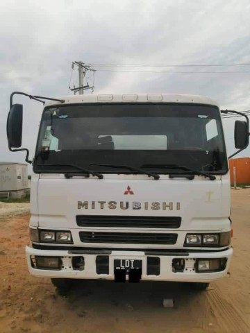 Camião Cisterna Mitsubishi