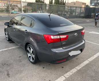 A venda Kia Rio da Imporafrica