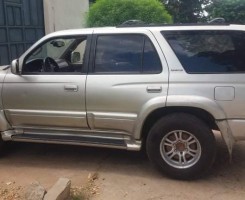 A venda Toyota Runner V6, motor 4vz