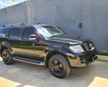 A venda Nissan Pathfinder