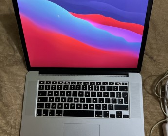 A venda MacBook Pro 15, i7, 16GB, 256gb
