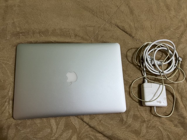 MacBook Pro 15, i7, 16GB, 256gb