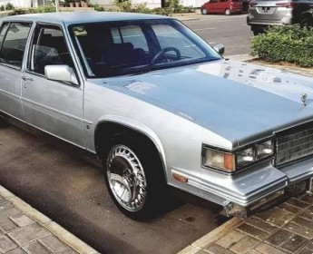 A venda Cadillac Fleetwood