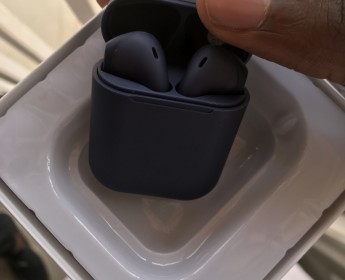A venda AirPod i12