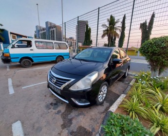 A venda Nissan Almera Bom Estado