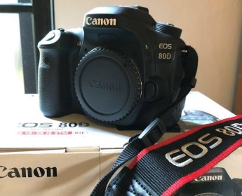 A venda Vende-se Máquinas fotográficas digitais
