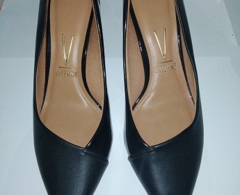 A venda Sapatos para Senhora