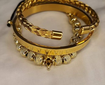 A venda Bracelete dourado