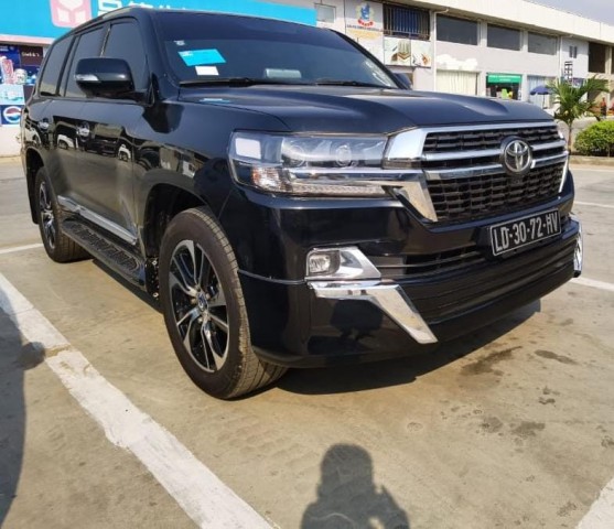 Venda 2 Land Cruiser VXR 5.7V8️Gasolina Série de matrícula HVAmbos com 60 mil kmTodos extras Ignição -Start ( touch botão)