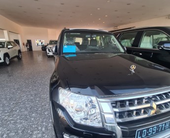 A venda Vende-se um Mitsubishi Pajero novo