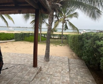 A venda Vende-se uma casa na Ilha do Mussulo, primeira linha