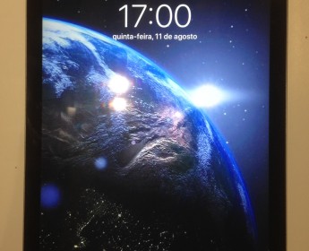 A venda Apple iPad Air 64 Gigabytes