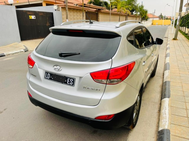 Venda Yhundai tucson impecável