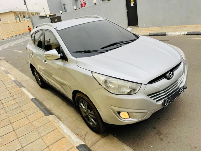 Venda Yhundai tucson impecável