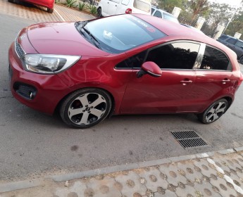 A venda Kia rio impecável