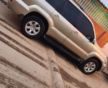 A venda Toyota prado impecável