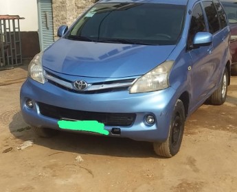 A venda TOYOTA AVANZA