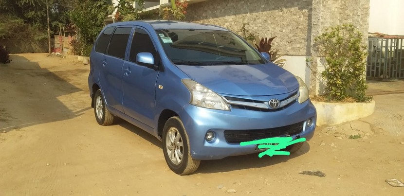 Venda TOYOTA AVANZA