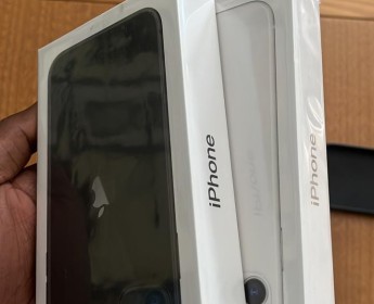 A venda IPhone 11 Preto/branco 64GB