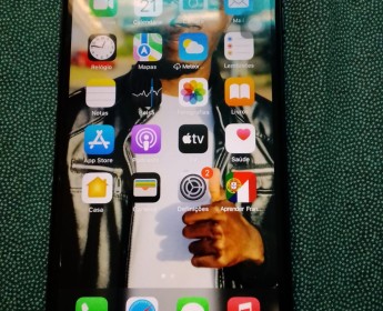A venda IPhone 7 Plus preto 32GB