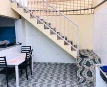 A venda Vende-se uma casa T4