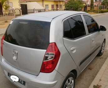A venda Yhundai I10 1.0 cosal impecável