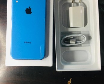 A venda Ha venda iPhone XR/64GB, Semi Novo, Bateria 89%, com carregador. Preço...