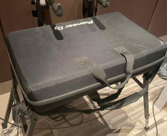 A venda Controladora Stand Alone Pioneer XDJ-RX2 + Flight case ( Mala )