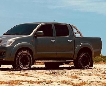 A venda Toyota Hilux automática
