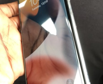 A venda IPhone X/64GB, novo (com carregador), origem Reino Unido: 200.000kzs