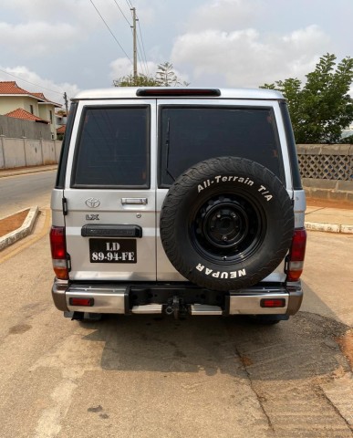 Venda *Toyota Land Cruise