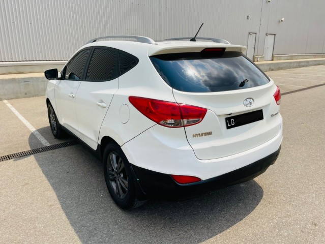 Venda Hyundai Tucson, motor selado, pintura de origem.