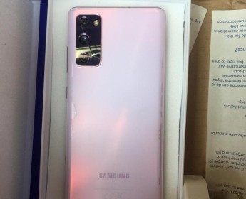 A venda SAMSUNG GALAXY S20 (SEMI NOVO) 180.000kzs (negociável)