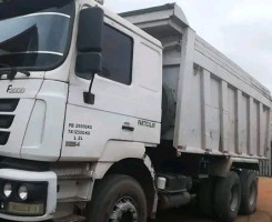 A venda Caminhão JAC E SHACKMAN BASCULANTE