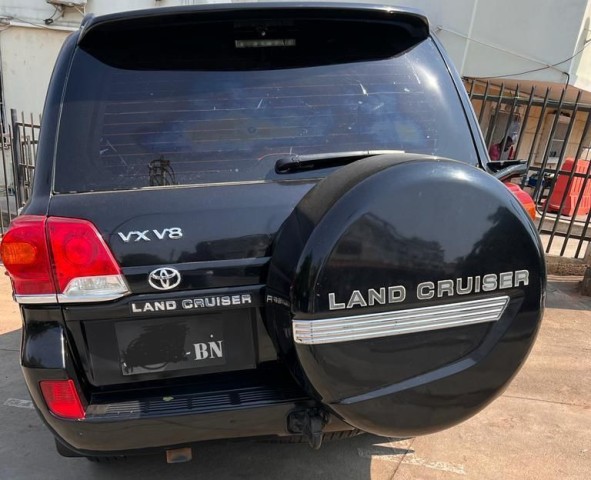 Toyota Land Cruiser Vx V8 B gR