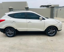 A venda Yhundai IX35 tucson impecável
