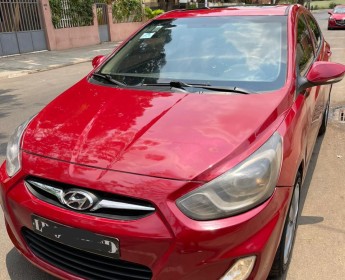 A venda HYUNDAI ACCENT