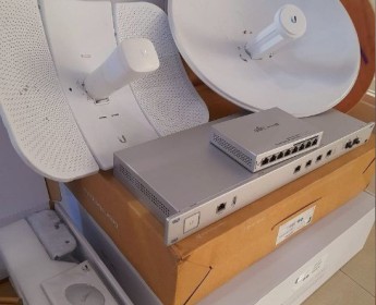 A venda Antenas de telecomunicações de marca Ubiquite e acessórios